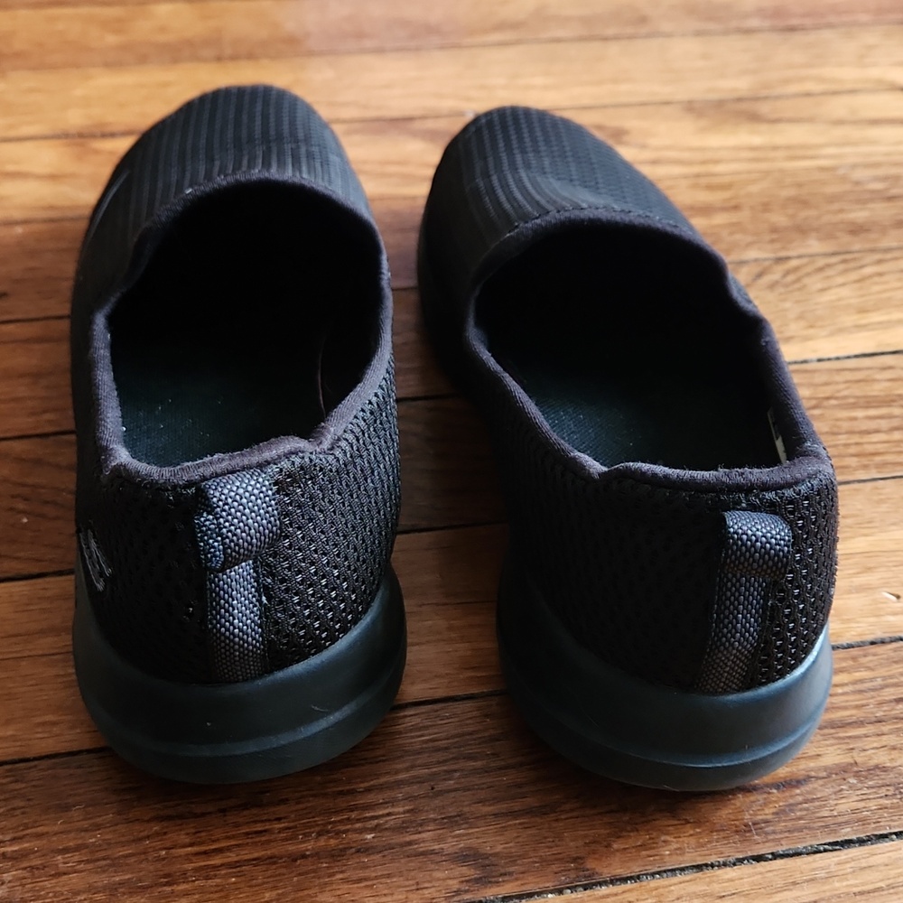 Skechers GoWalk Slip On Sneakers - Picture 5 of 6